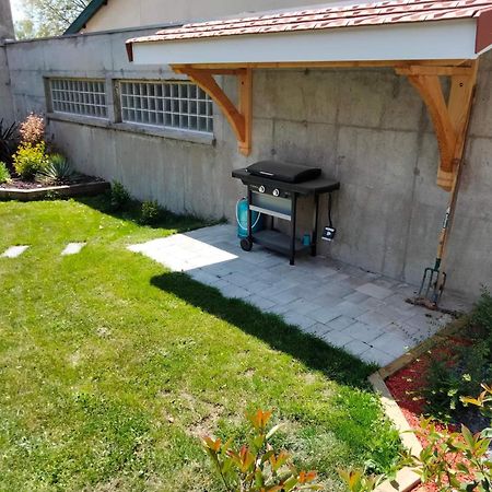 Sejour Au Jardin De Cupidon Avec Jacuzzi Et Sauna Balbigny المظهر الخارجي الصورة