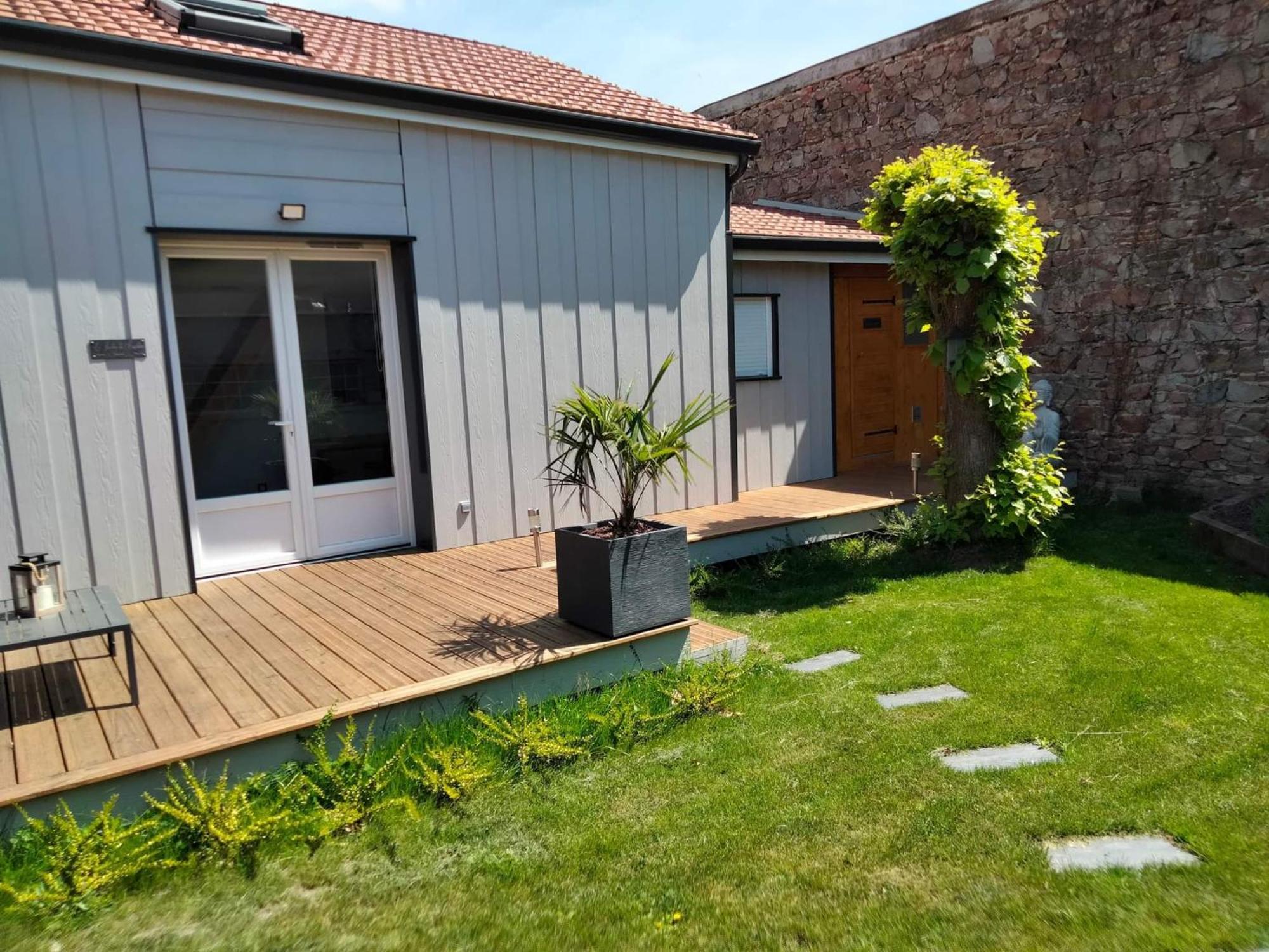 Sejour Au Jardin De Cupidon Avec Jacuzzi Et Sauna Balbigny المظهر الخارجي الصورة